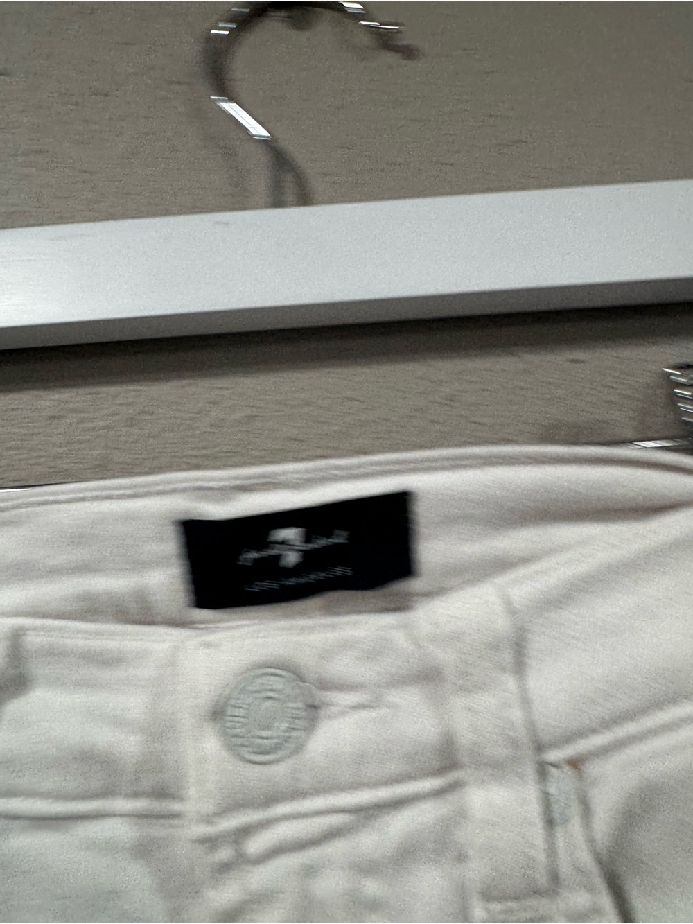 $225 Retail 7FAMK Womems White Metallic Skinny - Picture 5 of 9